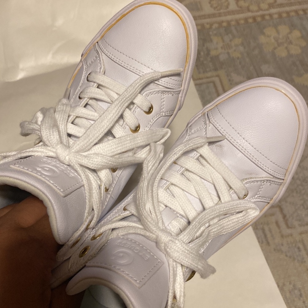 G by Guess HIGH TOP WHITE SNEAKERS WITH ZIP DESIGN SIZE 6.5M - Picture 4 of 13